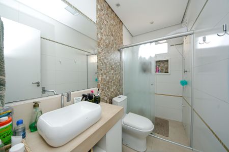 Casa à venda com 194m², 4 quartos e 2 vagasBanheiro