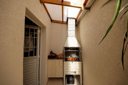 Casa à venda com 194m², 4 quartos e 2 vagasÁrea externa