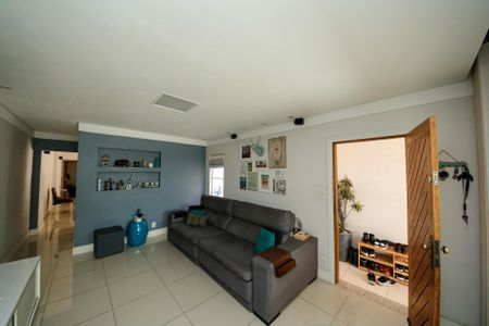 Sala de casa à venda com 4 quartos, 194m² em Vila Lucia, São Paulo