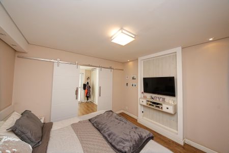 Casa à venda com 194m², 4 quartos e 2 vagasSuíte