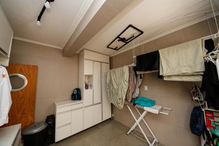 Casa à venda com 194m², 4 quartos e 2 vagasÁrea de Serviço