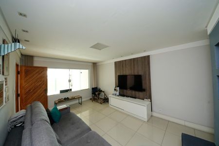 Sala de casa à venda com 4 quartos, 194m² em Vila Lucia, São Paulo