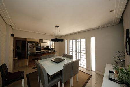 Casa à venda com 194m², 4 quartos e 2 vagasCopa