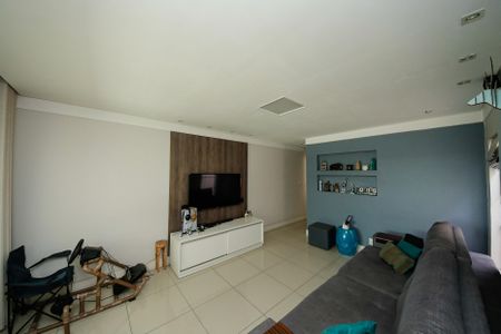 Sala de casa à venda com 4 quartos, 194m² em Vila Lucia, São Paulo