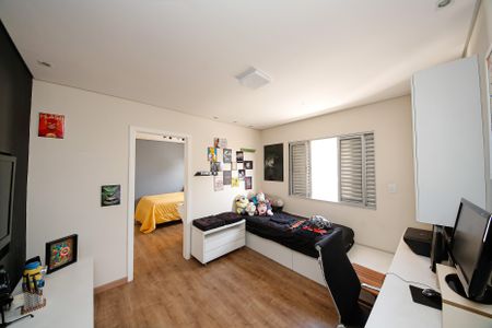 Casa à venda com 194m², 4 quartos e 2 vagasQuarto 2