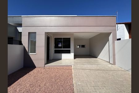 Casa à venda com 117m², 3 quartos e 2 vagasFachada