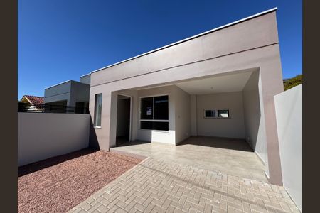 Casa à venda com 117m², 3 quartos e 2 vagasFachada