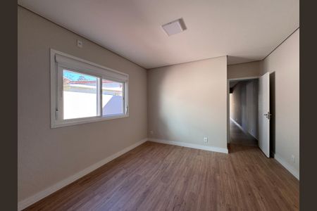 Casa à venda com 117m², 3 quartos e 2 vagasSuíte