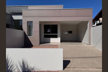 Casa à venda com 117m², 3 quartos e 2 vagasFachada