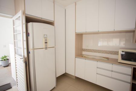 Casa para alugar com 220m², 4 quartos e 2 vagasCozinha