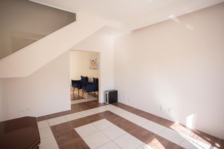 Casa para alugar com 220m², 4 quartos e 2 vagasSala