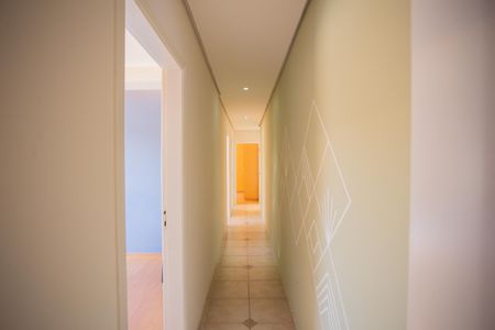 Casa para alugar com 220m², 4 quartos e 2 vagasCorredor