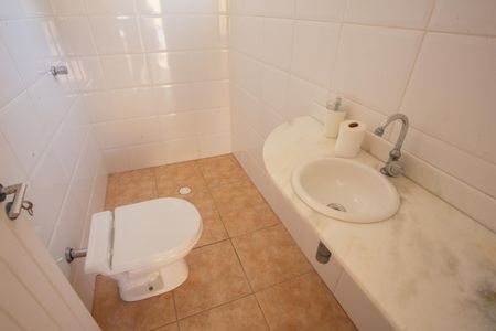 Casa para alugar com 220m², 4 quartos e 2 vagasBanheiro Externo