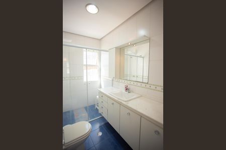 Casa para alugar com 220m², 4 quartos e 2 vagasBanheiro