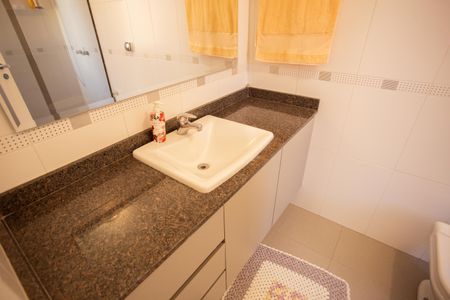 Casa para alugar com 220m², 4 quartos e 2 vagasBanheiro da Suíte