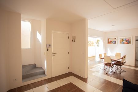 Casa para alugar com 220m², 4 quartos e 2 vagasHall de entrada