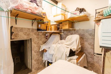 Casa à venda com 150m², 2 quartos e 2 vagasQuarto de Serviço