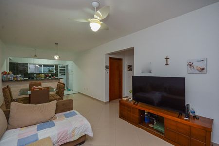 Sala de casa para alugar com 2 quartos, 90m² em Jardim Regis, São Paulo
