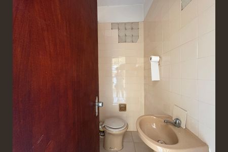 Casa à venda com 378m², 3 quartos e 11 vagasBanheiro de Serviço