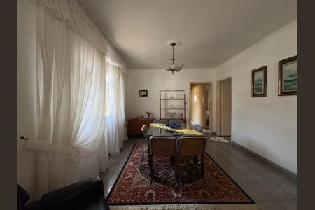 Casa à venda com 378m², 3 quartos e 11 vagasSala