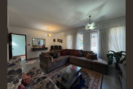 Casa à venda com 378m², 3 quartos e 11 vagasSala