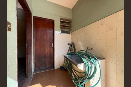 Casa à venda com 378m², 3 quartos e 11 vagasÁrea de Serviço 2