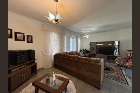 Casa à venda com 378m², 3 quartos e 11 vagasSala