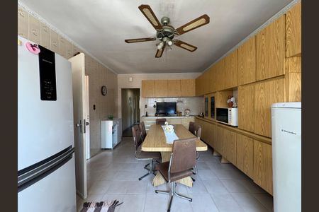 Casa à venda com 378m², 3 quartos e 11 vagasCozinha