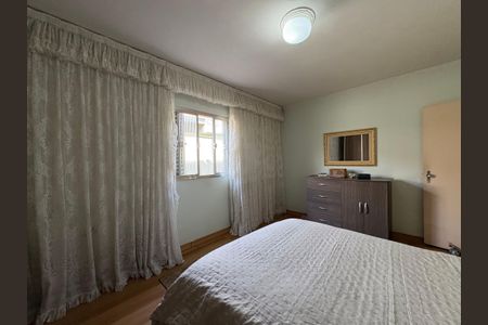 Casa à venda com 378m², 3 quartos e 11 vagasQuarto 2