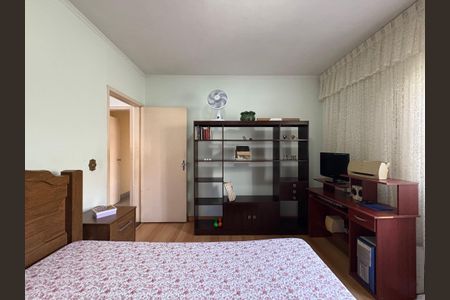 Casa à venda com 378m², 3 quartos e 11 vagasQuarto 1