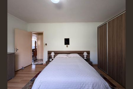 Casa à venda com 378m², 3 quartos e 11 vagasQuarto 2