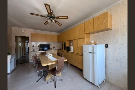 Casa à venda com 378m², 3 quartos e 11 vagasCozinha