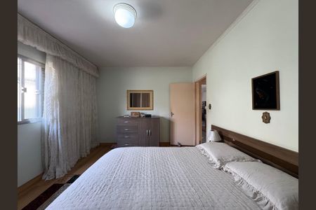 Casa à venda com 378m², 3 quartos e 11 vagasQuarto 2