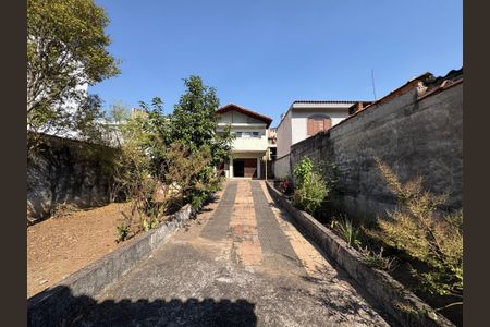 Casa à venda com 378m², 3 quartos e 11 vagasQuintal