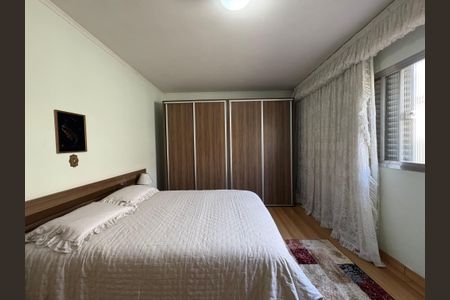 Casa à venda com 378m², 3 quartos e 11 vagasQuarto 2