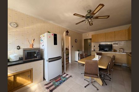 Casa à venda com 378m², 3 quartos e 11 vagasCozinha