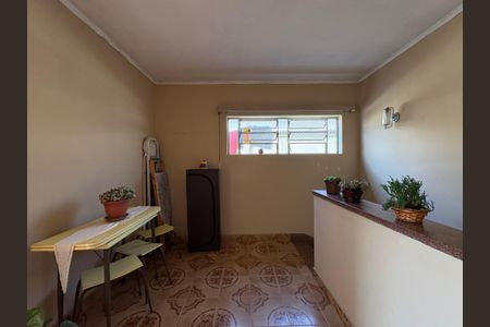 Casa à venda com 378m², 3 quartos e 11 vagasHall entre cozinha e lavanderia