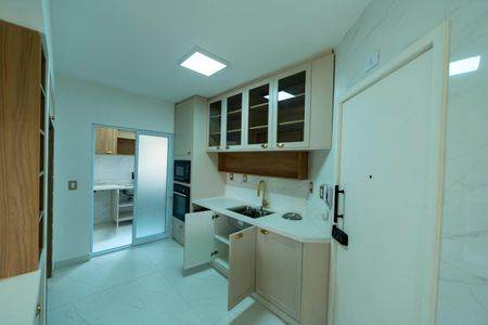 Apartamento à venda com 130m², 3 quartos e 2 vagasCozinha
