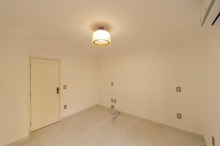 Apartamento à venda com 130m², 3 quartos e 2 vagasSuite
