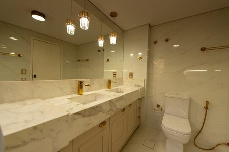 Apartamento à venda com 130m², 3 quartos e 2 vagasBanheiro da Suíte