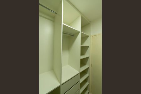 Apartamento à venda com 130m², 3 quartos e 2 vagasCloset da suíte