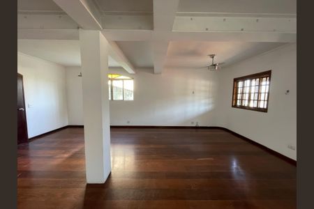 Casa à venda com 300m², 6 quartos e 4 vagasSala