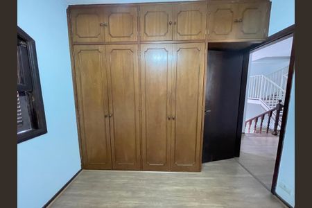 Casa à venda com 300m², 6 quartos e 4 vagasQuarto 2