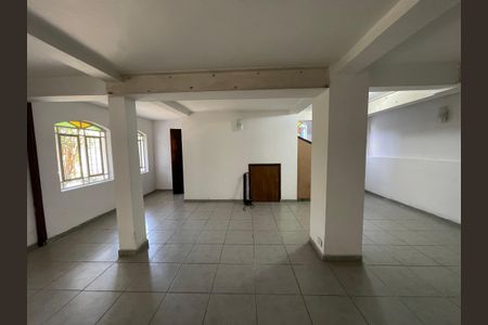 Casa à venda com 300m², 6 quartos e 4 vagasÁrea comum