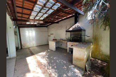 Casa à venda com 300m², 6 quartos e 4 vagasChurrasqueira