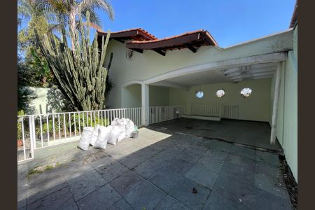 Casa à venda com 300m², 6 quartos e 4 vagasGaragem