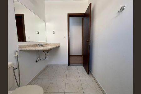 Casa à venda com 300m², 6 quartos e 4 vagasBanheiro