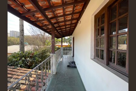 Casa à venda com 300m², 6 quartos e 4 vagasVaranda Sala