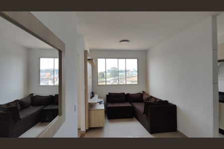 Sala de apartamento para alugar com 2 quartos, 42m² em Jardim das Oliveiras, Itaquaquecetuba