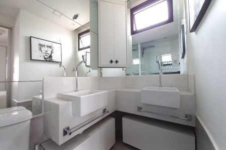 Banheiro da Suíte de apartamento à venda com 1 quarto, 67m² em Cambuí, Campinas